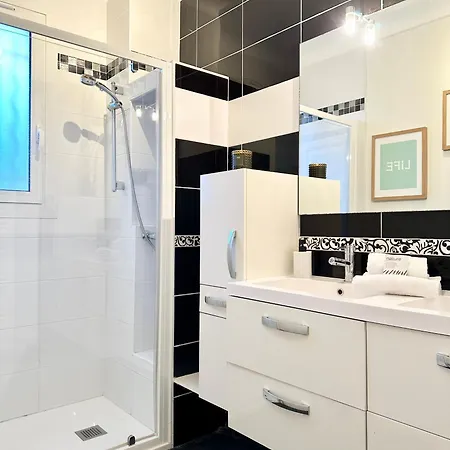 Guest house L'evasion - Centre-ville & Garage Prive